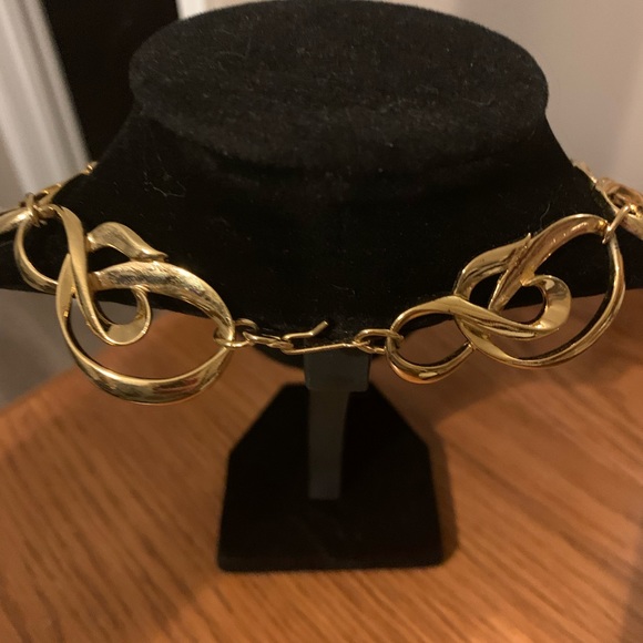 Polished Spiral Necklace, Goldtone, Like New Condition In Box - Picture 7 of 12